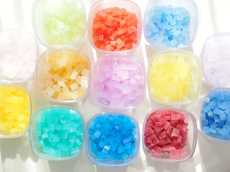 手ごねキャンドルのカラフルなワックス